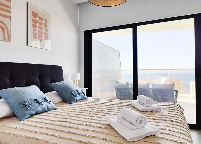 Sunset Cliffs Sea View Apartmán *